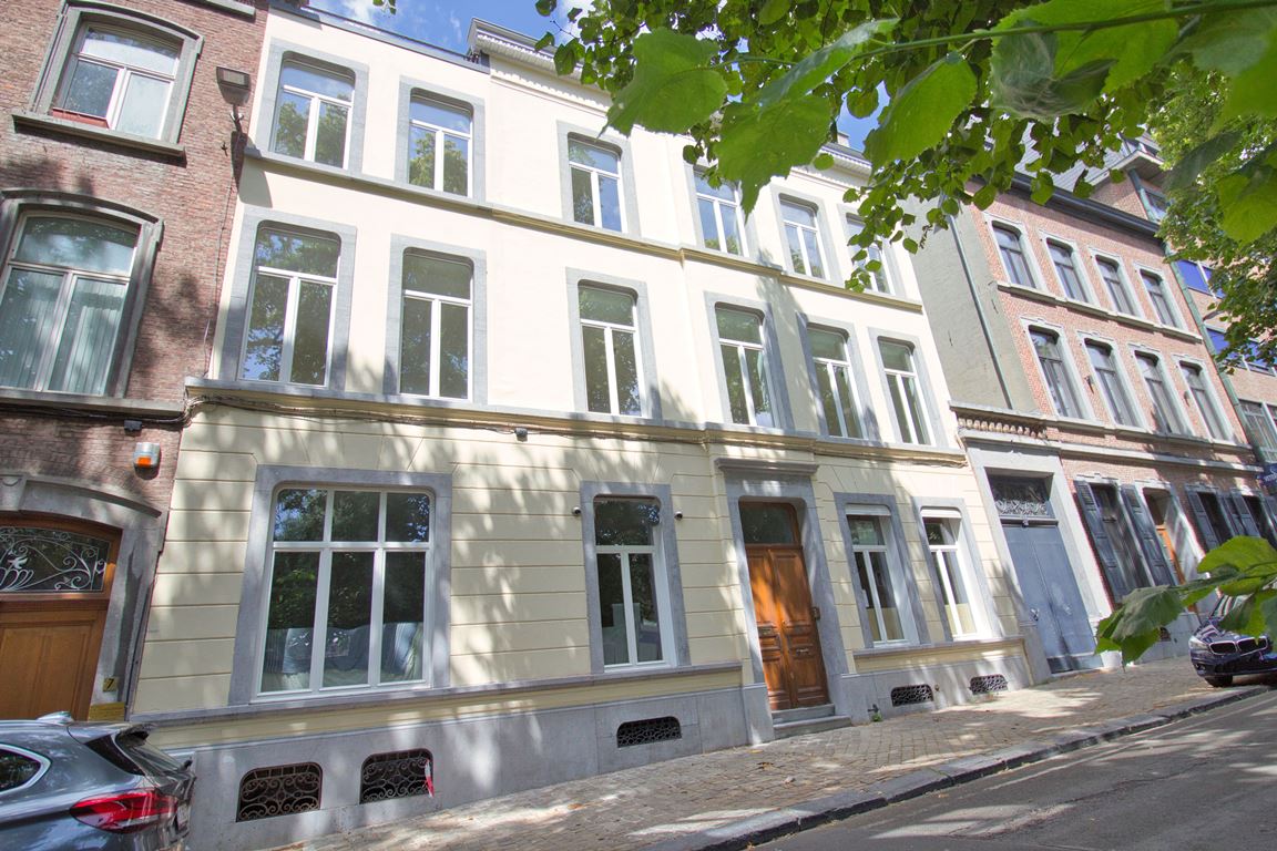 Namur: location appart 2 chambres rénové dans une maison de Maître