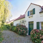 Walhain: Villa 5 chambres à rénover sur grand terrain arboré