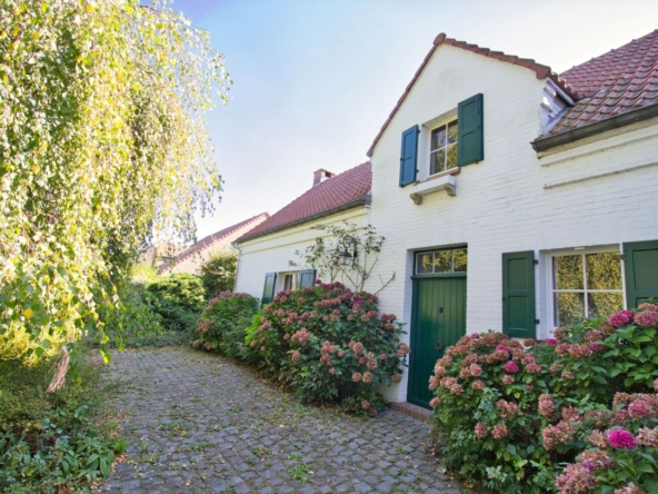 Walhain: Villa 5 chambres à rénover sur grand terrain arboré