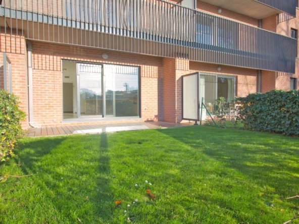 Gembloux: location appart 2 chambres avec jardin cave et parking