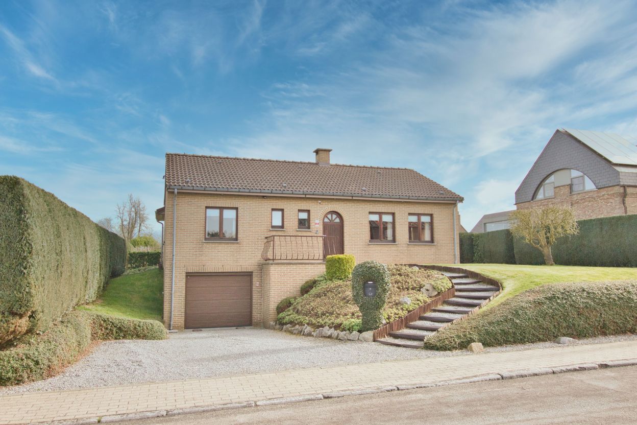 A VENDRE Sombreffe villa bungalow 3 chambres + cave et garage 2 voitures