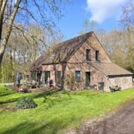 Chastre: A vendre Villa 3 chambres et bureau au bout d'un terrain de fond de 25 ares